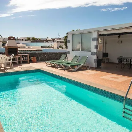 Casa Juego Papagayo Villa
